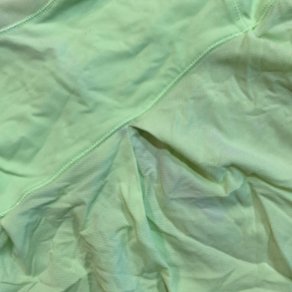 Lululemon elevate tank size 8 - Picture 6 of 8